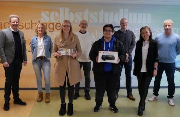 „The SameGame“-Gewinnerinnen und Gewinner freuen sich über Preise 