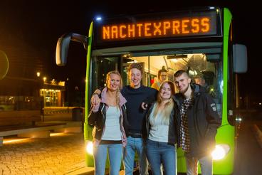 Kürzere Wege bei den NachtExpress-Bussen - ab Freitag, 26. Mai, gibt es neue Haltestellen und andere Abfahrtzeiten