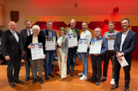Platz 1.- 6. (v.l.) Landrat Christoph Rüther, Salzkottens Bürgermeister Ulrich Berger, Gisela Buschmeier aus Scharmede, Frederik Otto aus Blankenrode, Lichtenaus Bürgermeisterin Ute Dülfer, Daniel Robbert aus Siddinghausen, Nils Trilling aus Weiberg, Johannes Wördehoff aus Barkhausen, Felix Meyer aus Holtheim und André Stadermann als allg. Vertreter des Bürgermeisters der Stadt Büren
