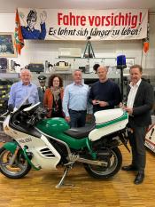 v. l.: Hubert Berger (Schatzmeister Deutsche Polizeimuseum e. V.), Uta Wolff (Westfalen Weser), Andreas Ruprecht (Westfalen Weser), Volker Hildesheim (stellvertretender Vorsitzender Deutsche Polizeimuseum e. V.) und Ulrich Berger (Bürgermeister Stadt Salzkotten)