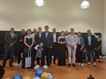 Abschluss gefeiert - 33 Abiturientinnen und Abiturienten der Gesamtschule Salzkotten beenden ihre Schullaufbahn
