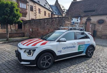 Cyclomedia wird ab dem 03.08.2026 bis voraussichtlich 31.08.2026 das Stadtgebiet Salzkotten befahren und dort mit Aufnahmefahrzeugen, die mit Kameras und Laserscannern ausgestattet sind, die Umgebung digital erfassen.