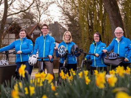 Salzkottener STADTRADELN-Stars 2026: Sofia Hagelganz (Fachdienstleiterin Umweltschutz und Grünflächen Stadt Salzkotten), Moritz Müller (Auszubildender bei der VerbundVolksbank OWl eG), Anne Hüser (Schulleiterin Liboriusschule Salzkotten), Sr. M. Alexandra Völzke (Mitinitiatorin Pilgerradweg), Hermann-Josef Schulte (Gründer der Condor Group GmbH